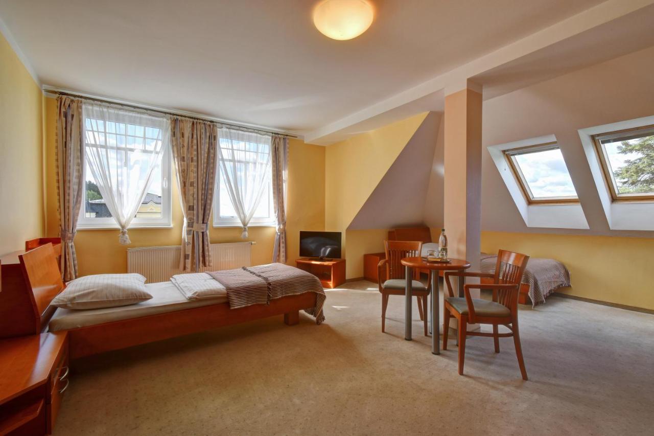 Hotel La Passionaria Mariánské Lázně Dış mekan fotoğraf